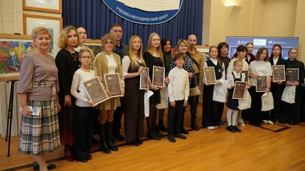 Юных саратовских художников пригласили рисовать афиши для фестиваля «Театральное Приволжье»